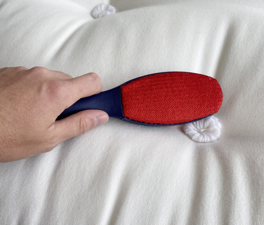 How to clean a mattress brush clean